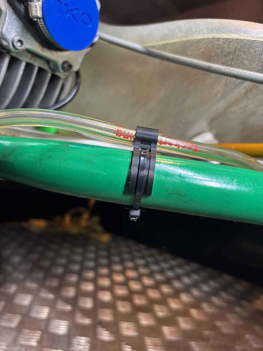 Clips sécurisé durite Essence châssis 30mm ou 32mm