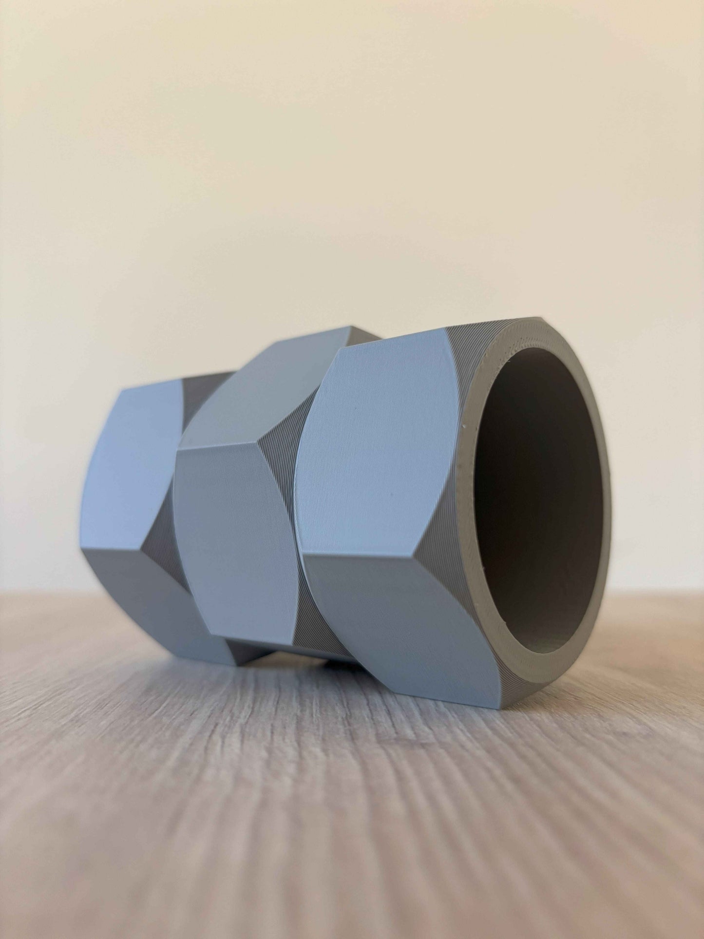 Porte-Stylos Écrou Imprimé 3D - Design Industriel Mécanique